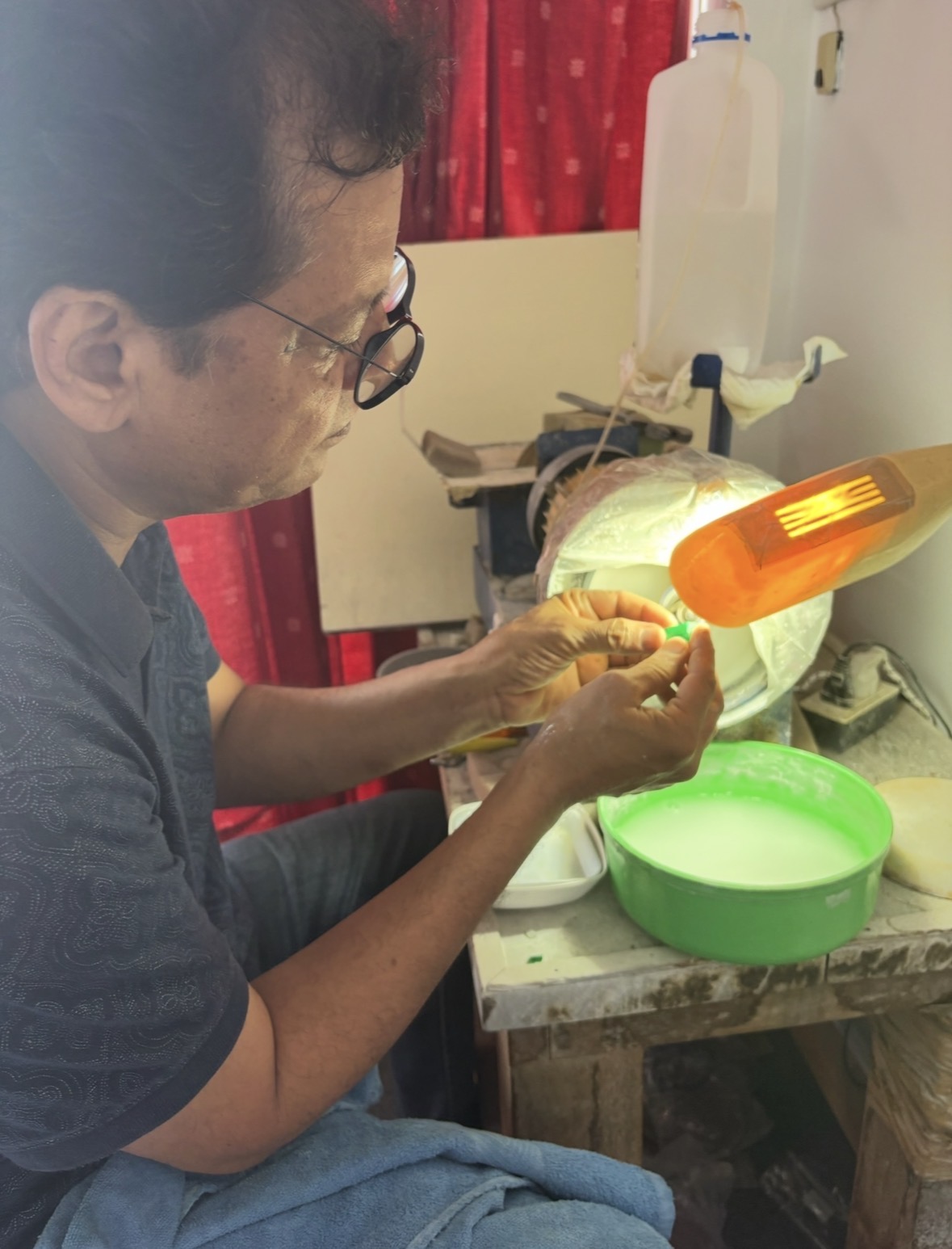 Atelier de taille d'émeraudes